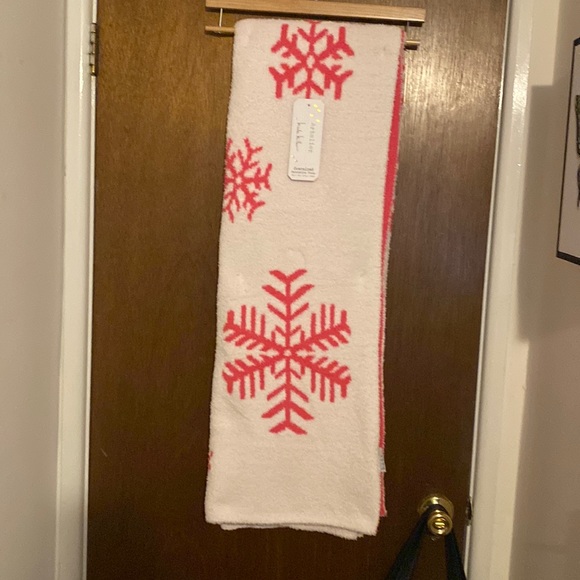 NWT Nicole Miller Snowflake Blanket! 50”x70”. Pink and White. - Picture 1 of 4